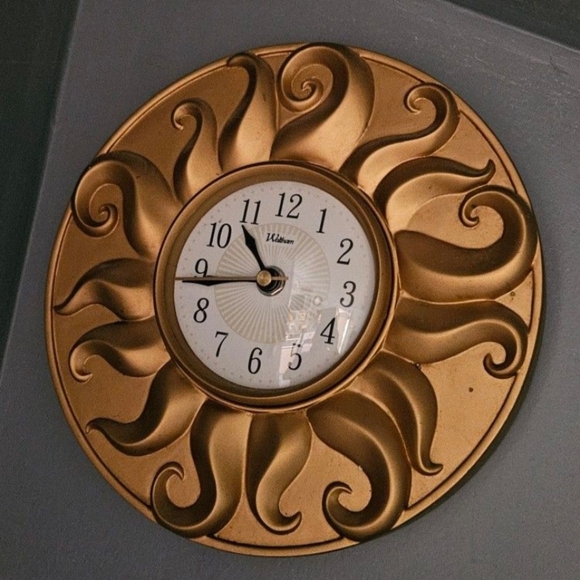 Vintage Midcentury WALTHAM Gold Metal Sunburst Wall Clock 1960s - Picture 2 of 4